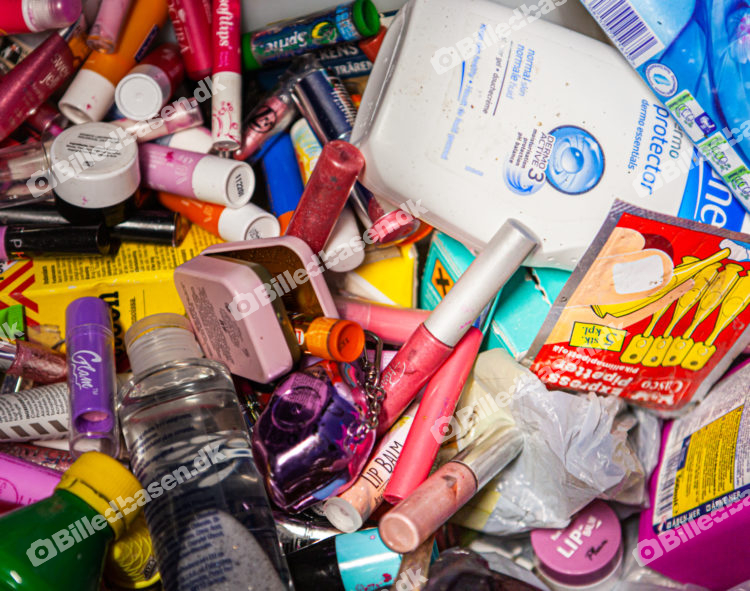 Makeup og anden personlig pleje på genbrugsplads
