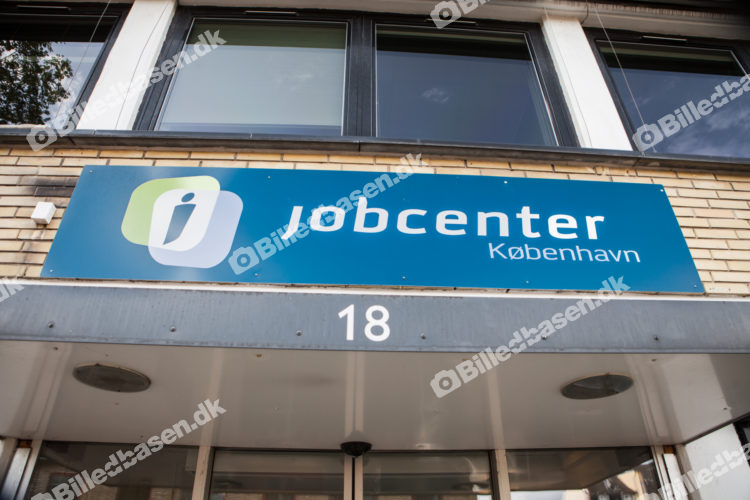 Skilt til Jobcenter København. Hovedindgang til Jobcenter København