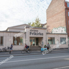 Frikirke gavl og indgang